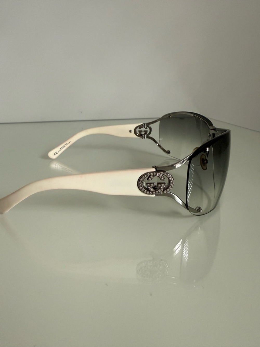 Gucci Women's Silver Gradient Shield Sunglasses with Crystal GG Logo - Picture 8 of 8